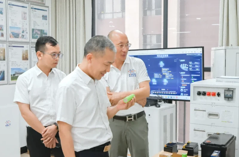 GRGTEST visits Xinrui New Energy Laboratory